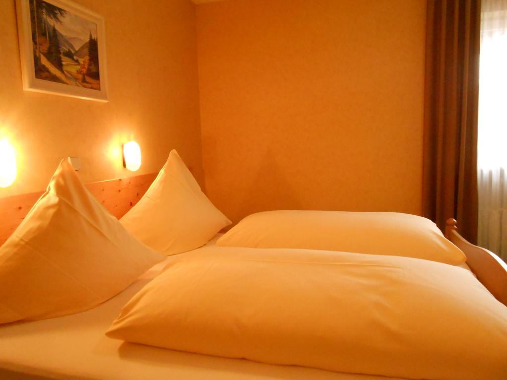 Landgasthof Schutzen Hotel Tengen Phòng bức ảnh